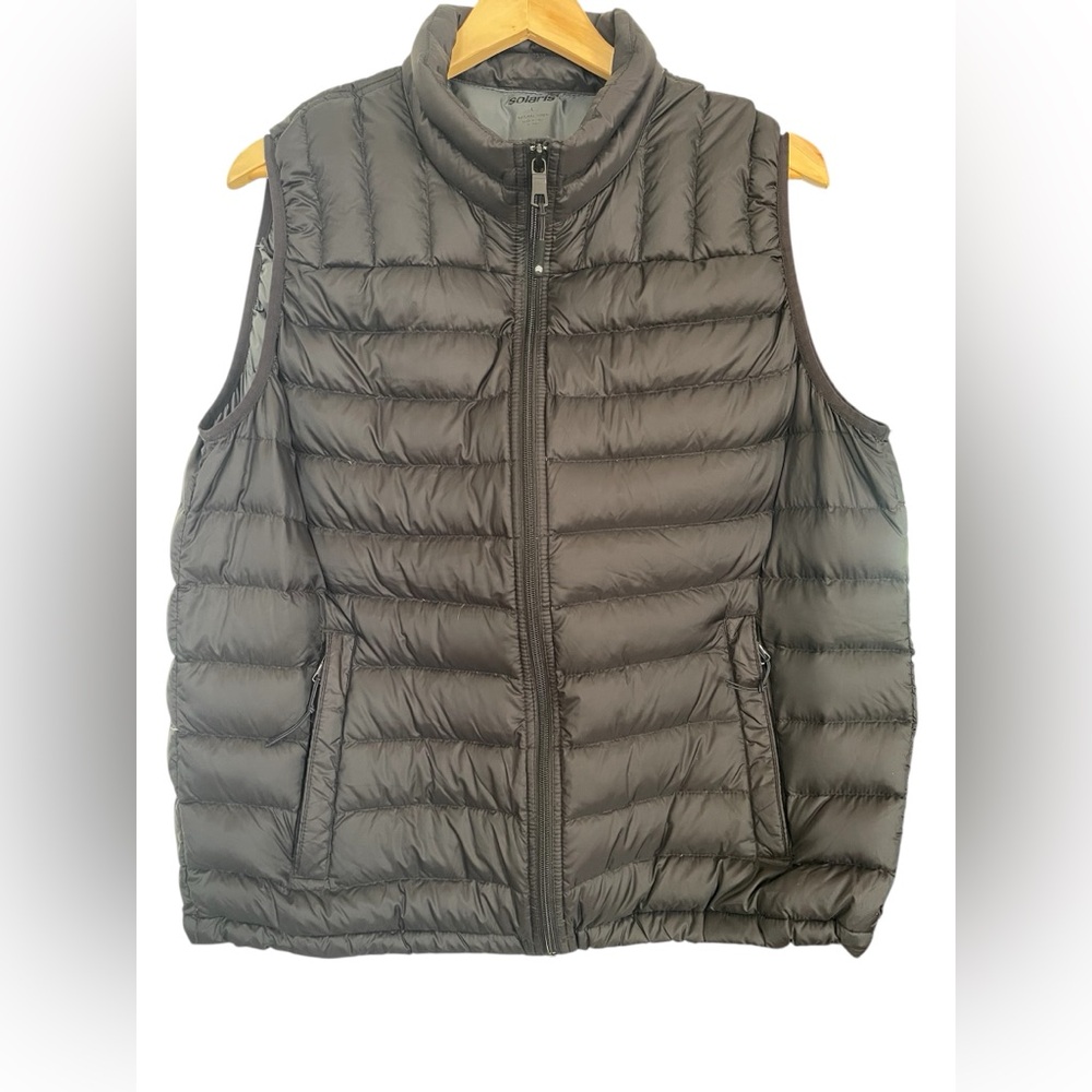 Solaris Men’s Size Large Goose Down Puffer Vest Black pockets,Zipper.